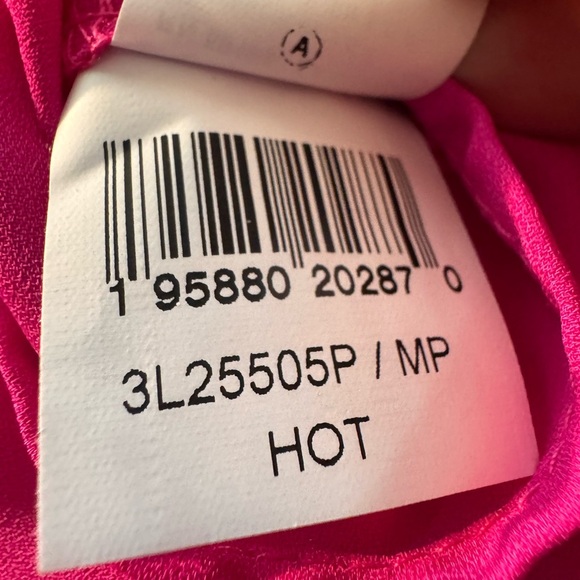 Elegant Karen Kane light and flowy Pink Women's Blouse - Picture 8 of 12